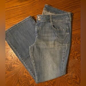 Old Navy Women's The Diva Jeans Size 16